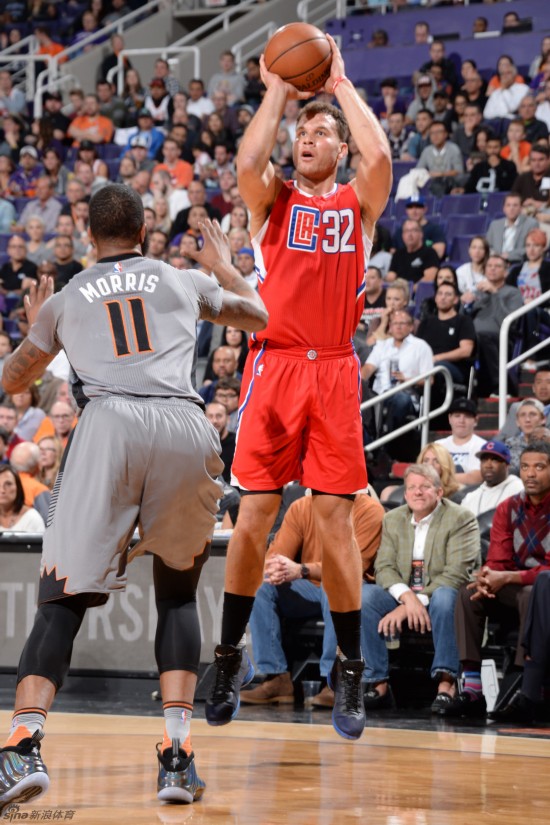 的草皮上 的草皮上