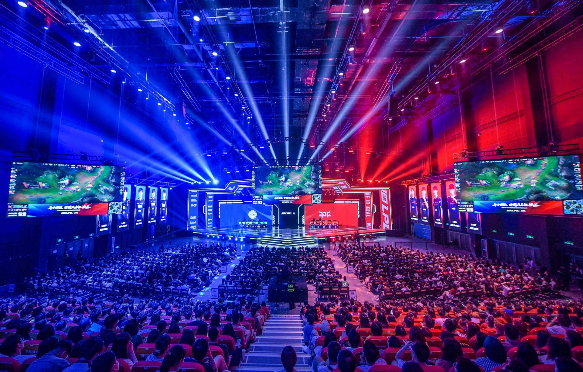 在现代足球 在现代足球