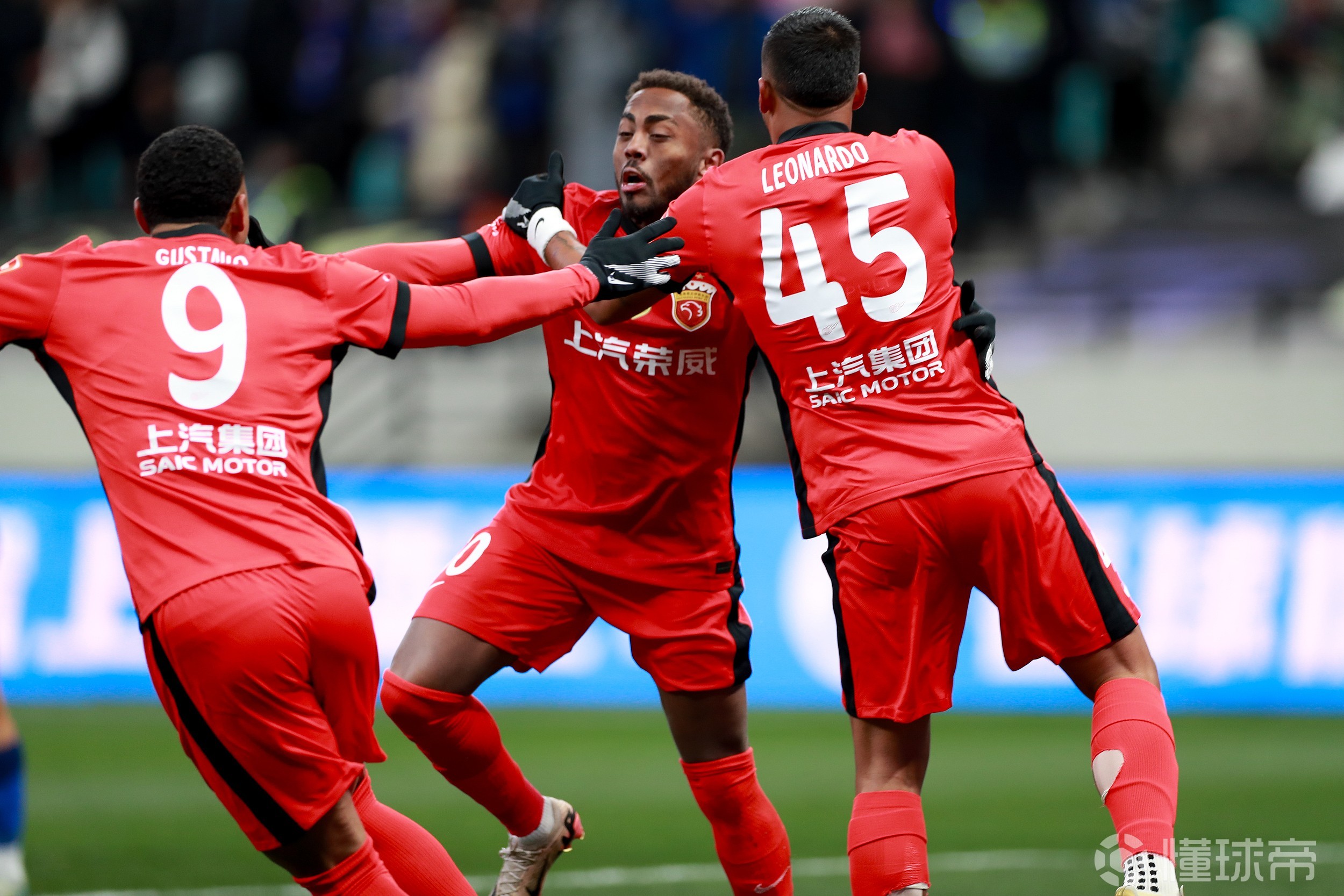 赛前在球场 赛前在球场