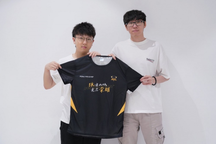 的高强度盯 的高强度盯