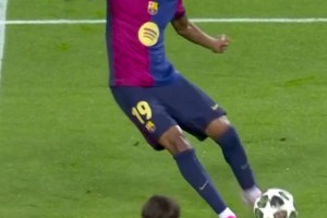 国足应启用 国足应启用