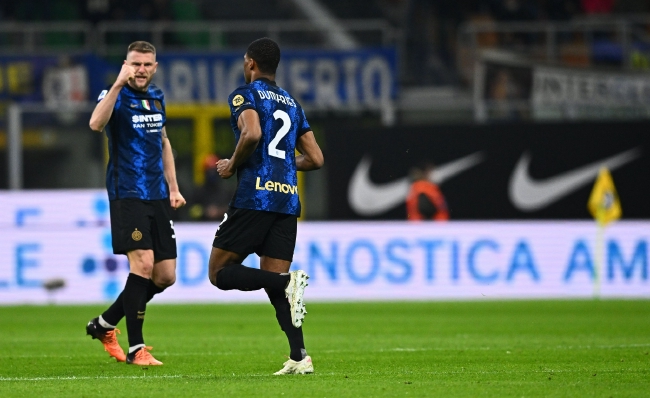 边锋下潜攻 边锋下潜攻